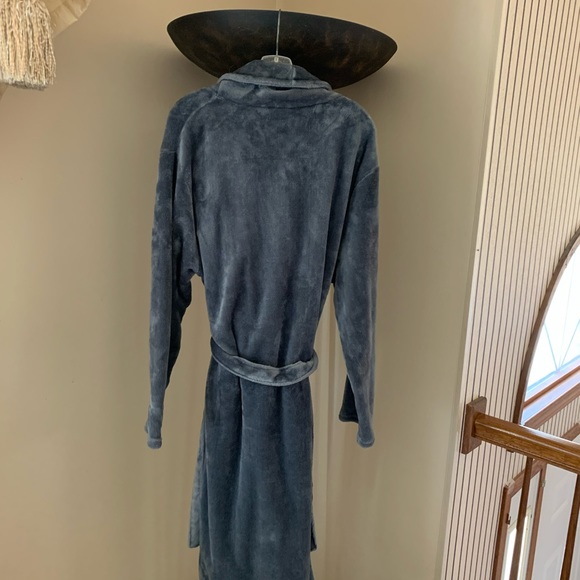 Women’s Robe - Picture 2 of 3
